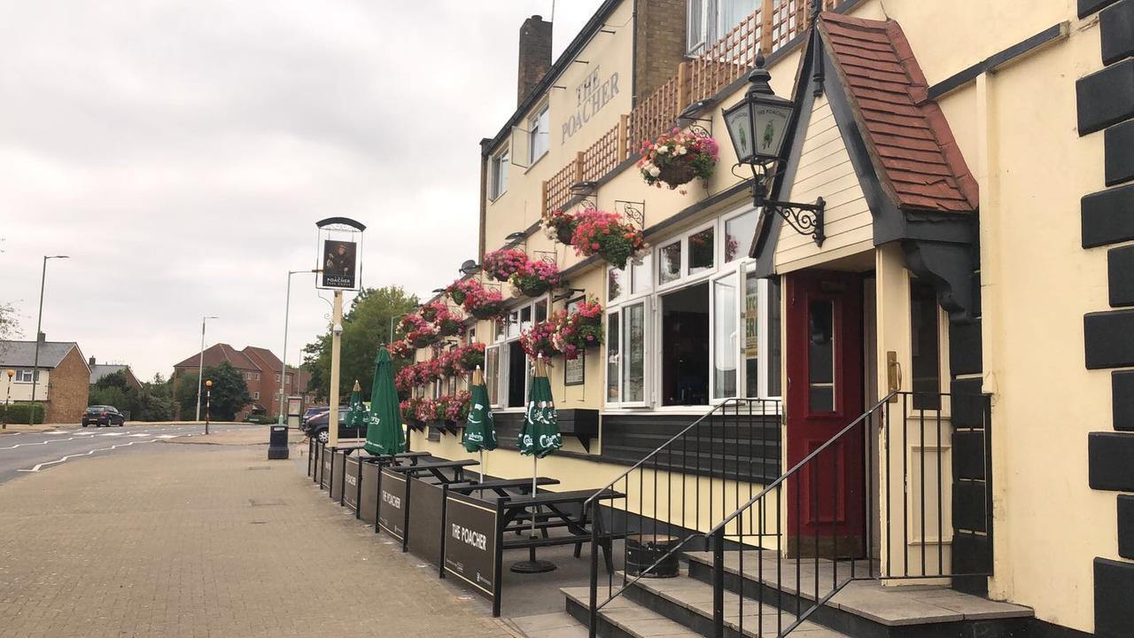 The Poacher Hotel Stevenage Exterior foto